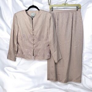Papell Petites 100% Silk Skirt Suit Set Embroidered Floral Detail Woman 10P Pink